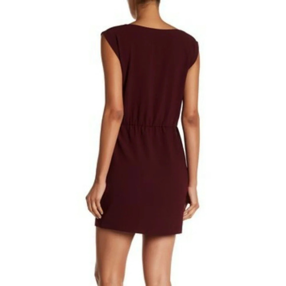 Halston Heritage Cap Sleeve Crepe Dress - Picture 16 of 16